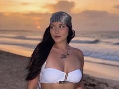 BerlyVenuss - female with black hair and  big tits webcam at xLoveCam