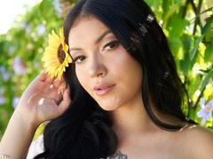 BerlyVenuss - female with black hair and  big tits webcam at xLoveCam