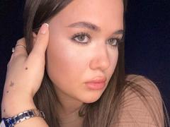 BerryZegarelli - female with black hair and  big tits webcam at xLoveCam