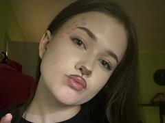 BerryZegarelli - female with black hair and  big tits webcam at xLoveCam
