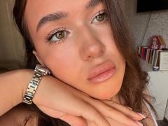 BerryZegarelli - female with black hair and  big tits webcam at xLoveCam