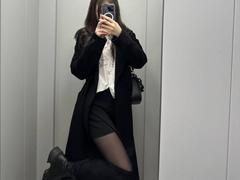BerryZegarelli - female with black hair and  big tits webcam at xLoveCam