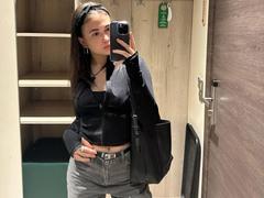 BerryZegarelli - female with black hair and  big tits webcam at xLoveCam