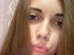 BethAh - female with brown hair webcam at xLoveCam