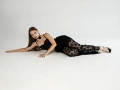 BethCutie - female webcam at xLoveCam