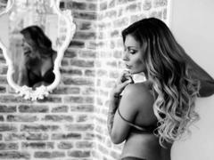 BettyCreamy from xLoveCam