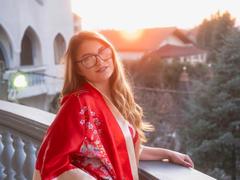 Betty_Heart - blond female with  big tits webcam at ImLive