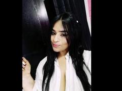 BettyHot69 - female with black hair webcam at xLoveCam