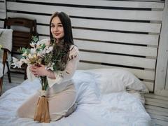 AlineBarlow - female with brown hair and  big tits webcam at LiveJasmin