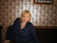 BeverlyCynia - blond female webcam at xLoveCam