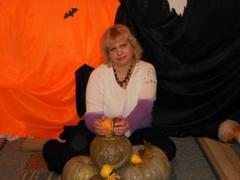 BeverlyCynia - blond female webcam at xLoveCam