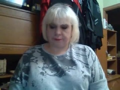 BeverlyCynia - blond female webcam at xLoveCam
