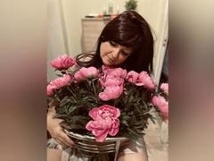 BiancaLady - female with brown hair and  small tits webcam at xLoveCam