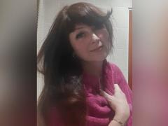 BiancaLady - female with brown hair and  small tits webcam at xLoveCam