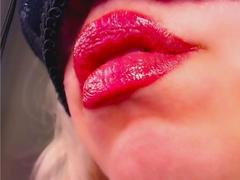 BienAimee - blond female webcam at xLoveCam