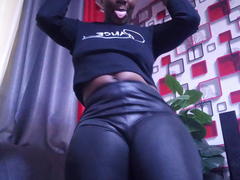 BigAssDiva from xLoveCam