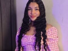 BigAssmilu from xLoveCam