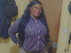 BigBbwDanay - female with black hair webcam at xLoveCam