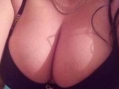 BigBoobsMature - female with black hair and  big tits webcam at xLoveCam