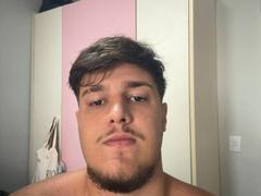 BigJota - male webcam at xLoveCam