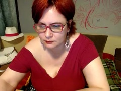 PlayfullMature - female with red hair webcam at xLoveCam