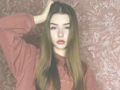 BitterPeach - female webcam at xLoveCam