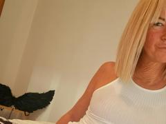 BonnieAngelo - blond female webcam at xLoveCam