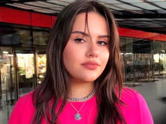 BlackBerryAmelia - female with brown hair webcam at xLoveCam