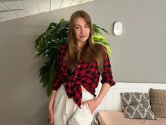 BlackMangoo - female webcam at ImLive