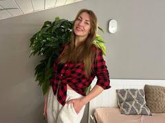 BlackMangoo - female webcam at ImLive