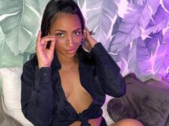 BlackXRose - female with black hair webcam at xLoveCam