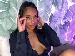 BlackXRose - female with black hair webcam at xLoveCam
