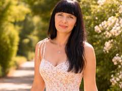 BlairFlepp - female with black hair and  big tits webcam at xLoveCam