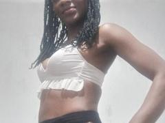 BlakLadely from xLoveCam