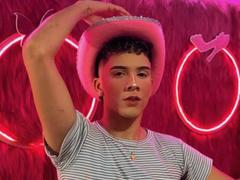 BlakeNoir - shemale with brown hair webcam at xLoveCam