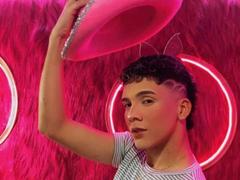 BlakeNoir - shemale with brown hair webcam at xLoveCam