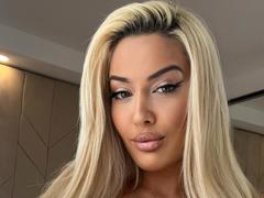 BlancheSummer - blond female webcam at LiveJasmin