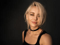 Loraxlux from xLoveCam