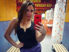 BlondeArya from xLoveCam