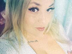 BlondeReine - blond female with  big tits webcam at xLoveCam