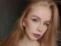 BlondiAngel-hot - blond female webcam at xLoveCam