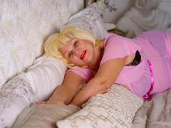 xBlondiebomb - blond female with  big tits webcam at ImLive