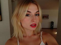 BlondieMelisa from xLoveCam