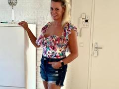 Blueberry-10-hot - blond female webcam at xLoveCam