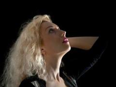 Boginya - female with  small tits webcam at xLoveCam