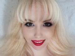 Boginya - female with  small tits webcam at xLoveCam