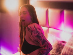 BonieRider - female with brown hair and  big tits webcam at LiveJasmin