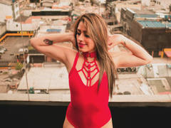 BonnieMillerr - blond female webcam at xLoveCam