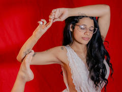 BonnyEbonny - female webcam at xLoveCam