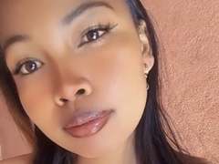 Brainda - female webcam at xLoveCam